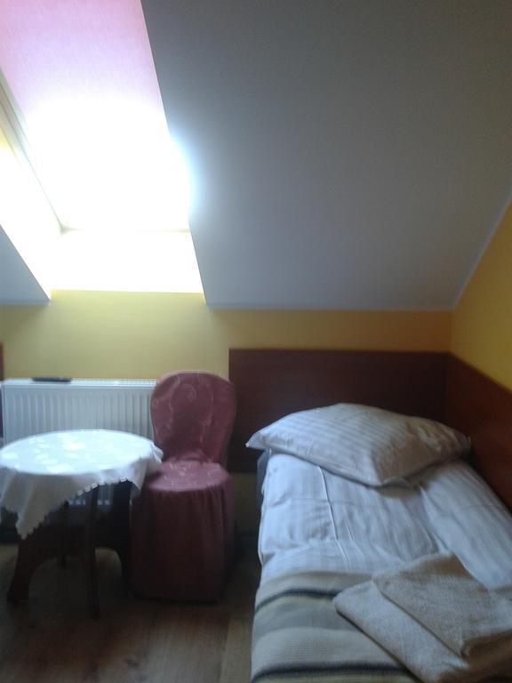 Gosciniec Sloneczny Hotell Drzonków Rom bilde