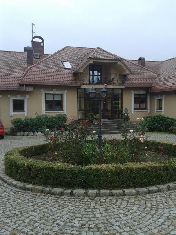 Gosciniec Sloneczny Hotell Drzonków Eksteriør bilde